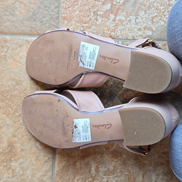 Clarks - Picture 3 of 4